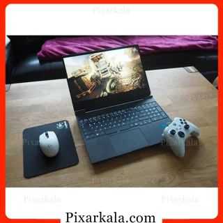 لپ تاپ گیمینگ HP Victus 15-fa2013dx روی میز کار