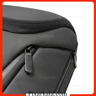 کیف کولی ادونچر Adventure مشکی با پورت USB، جا کارتی روی بند، پارچه آب‌گریز و بند اتصال به چمدان