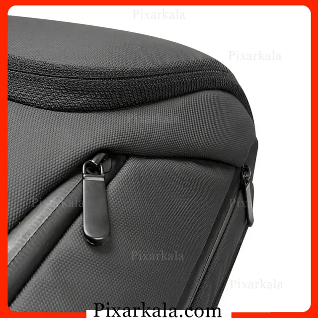 کیف کولی ادونچر Adventure مشکی با پورت USB، جا کارتی روی بند، پارچه آبگریز و بند اتصال به چمدان