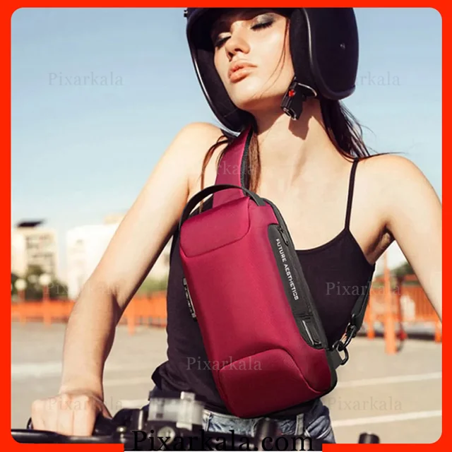 استفاده از کیف رو دوشی قرمز بنج 22085 در محیط شهری