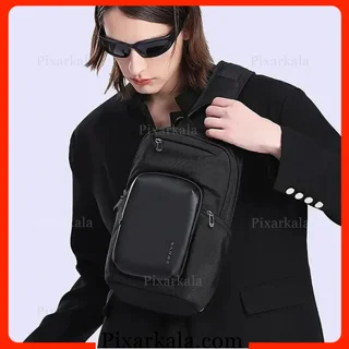 کیف دوشی BANGE 7718 هنگام حمل روی بدن