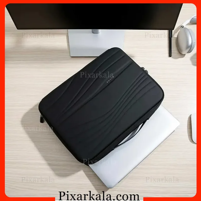 کیف لپ تاپ بنج BANGE 8018 روی میز