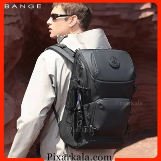 کوله‌پشتی بنج FW-229 روی پشت مدل در فضای بیرون