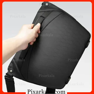 نمای پشت کیف دوربین بنج XJ328 روی شانه
