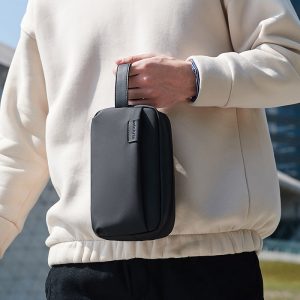 کیف پاسپورتی آرکتیک هانتر مدل K00580